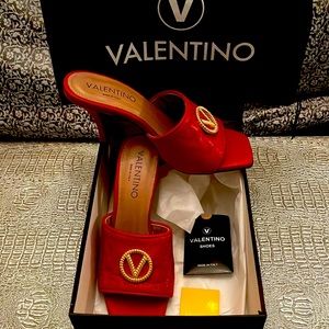 Brand new in box size 9 but I think they run small so if you are a 8.5 or 8